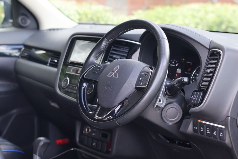 
								Mitsubishi outlander full									