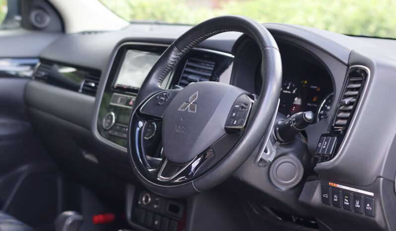 
								Mitsubishi outlander full									