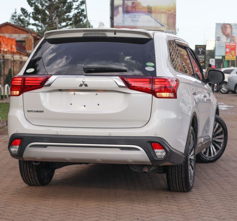 
								Mitsubishi outlander full									