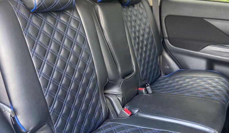 
								Mitsubishi outlander full									