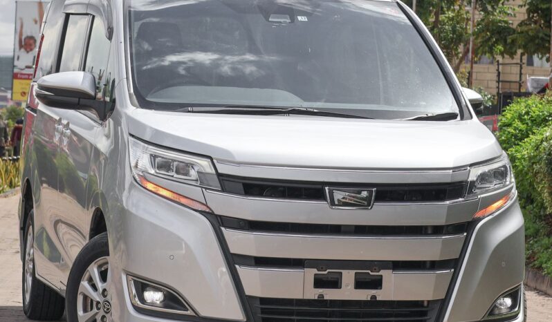 
								Toyota Noah full									
