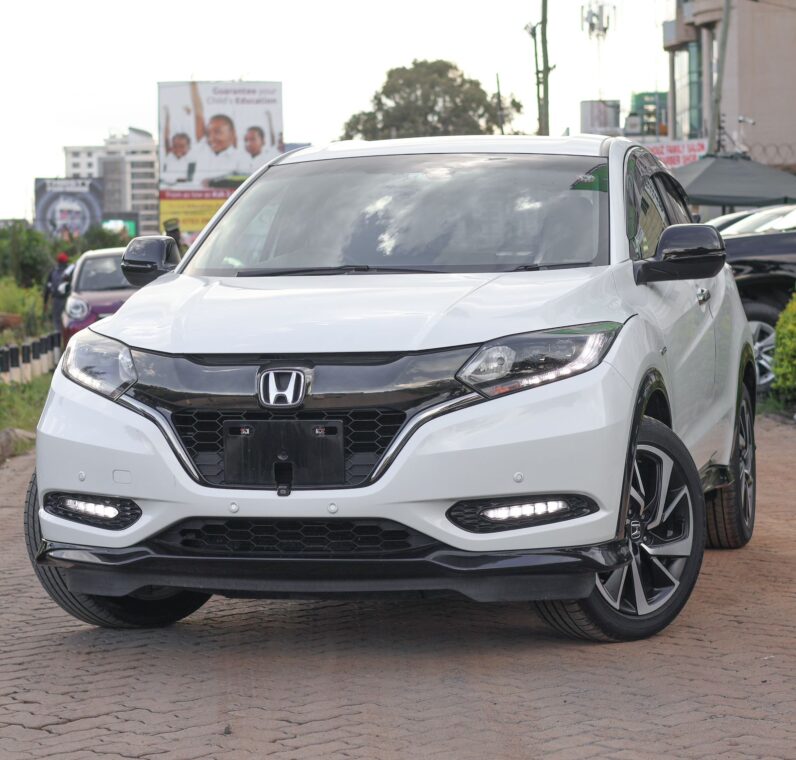 
								Honda vezel Rs full									