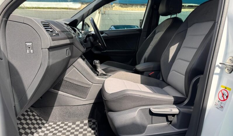 
								Voxwagen Tiguan R line full									