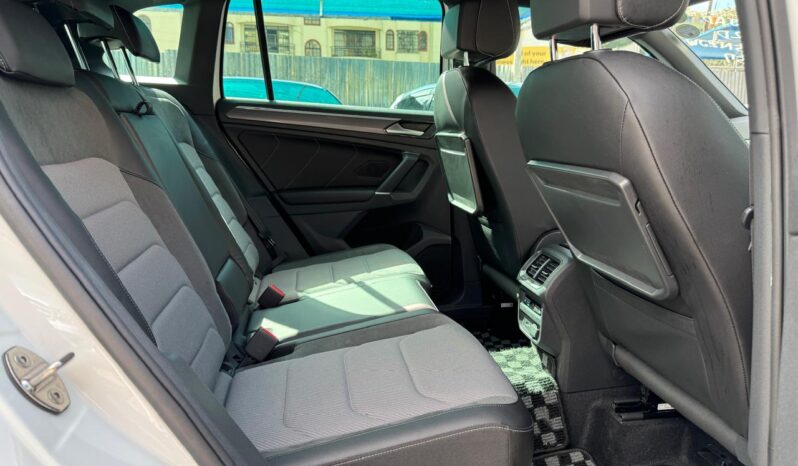
								Voxwagen Tiguan R line full									