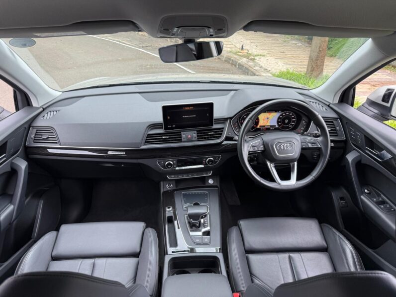 
								Audi Q5 full									