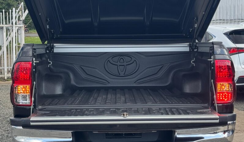 
								Toyota Hilux full									