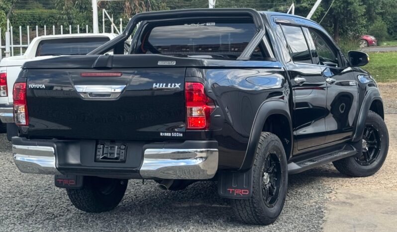 
								Toyota Hilux full									