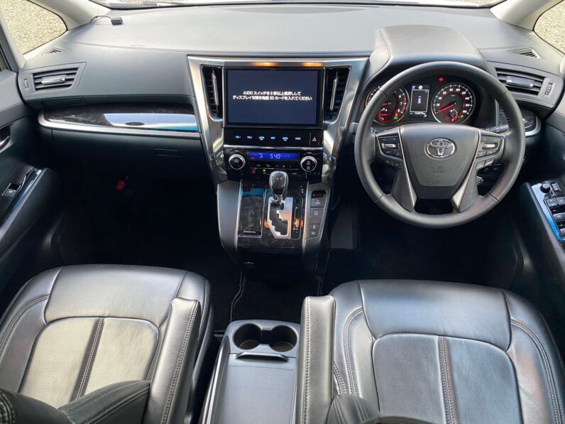 
								Toyota Vellfire full									