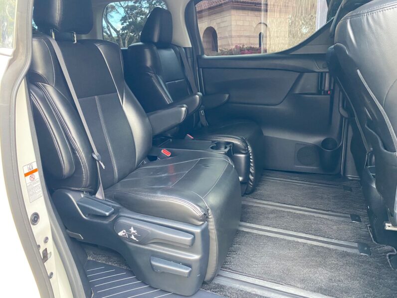 
								Toyota Vellfire full									