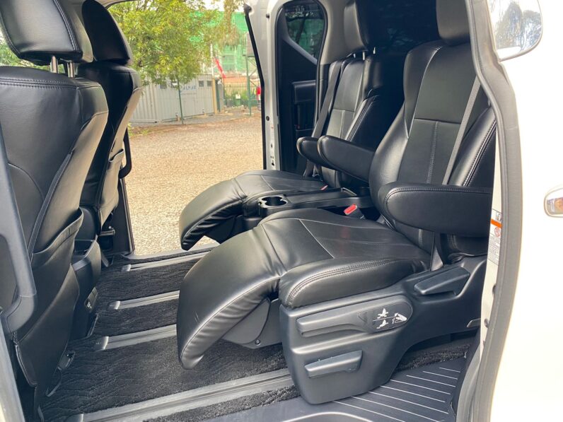 
								Toyota Vellfire full									