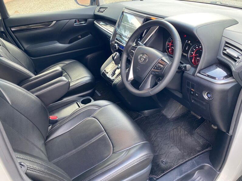 
								Toyota Vellfire full									