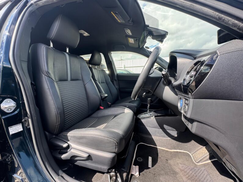 
								Toyota Fielder WXB full									