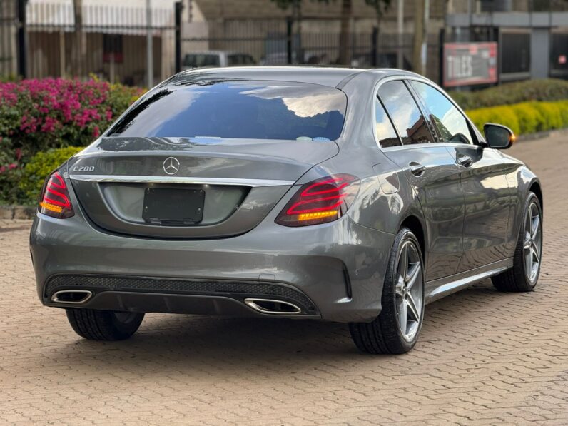 
								Mercedes Benz C200 full									