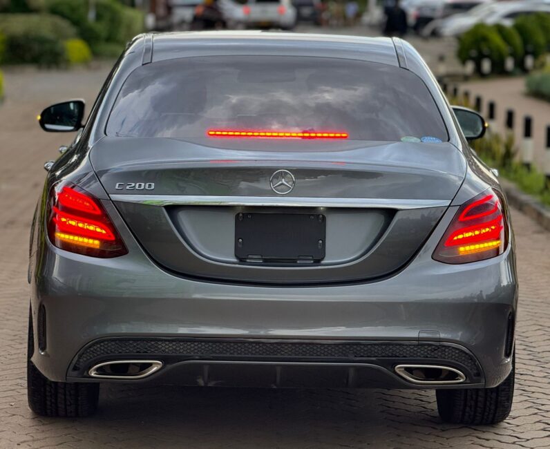 
								Mercedes Benz C200 full									