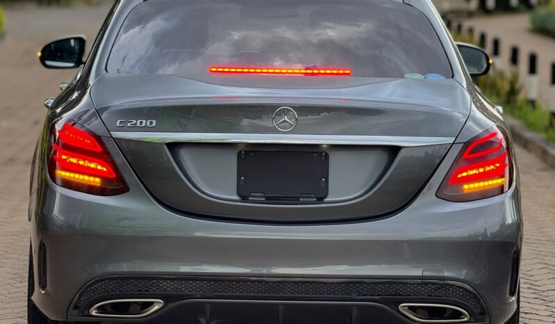 
								Mercedes Benz C200 full									