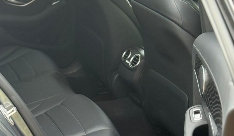 
								Mercedes Benz C200 full									