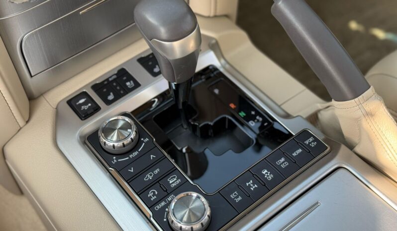 
								Toyota land cruiser Lc200 ZX full									