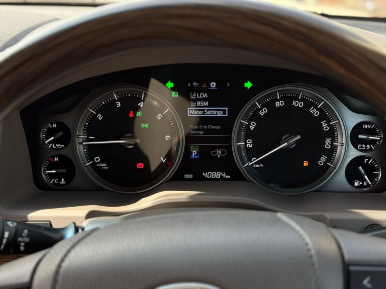 
								Toyota land cruiser Lc200 ZX full									