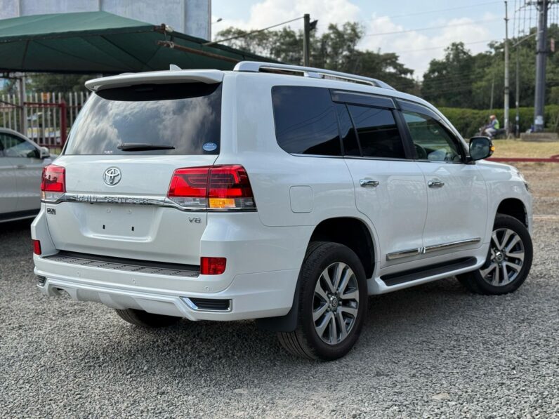 
								Toyota land cruiser Lc200 ZX full									