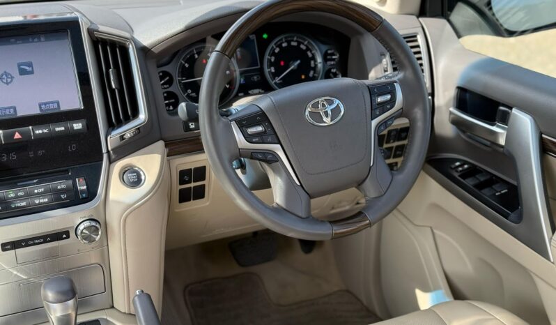 
								Toyota land cruiser Lc200 ZX full									