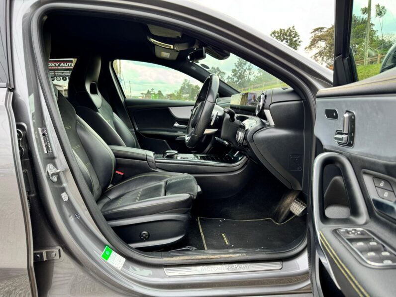 
								Mercedes Benz A180 full									