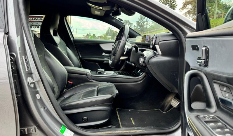 
								Mercedes Benz A180 full									