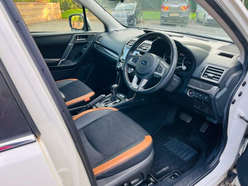 
								Subaru Forester XBREAK full									