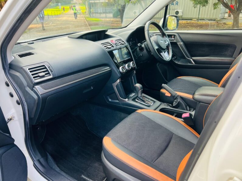 
								Subaru Forester XBREAK full									