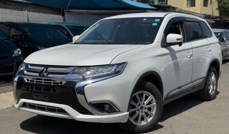 
								Mitsubishi Outlander full									