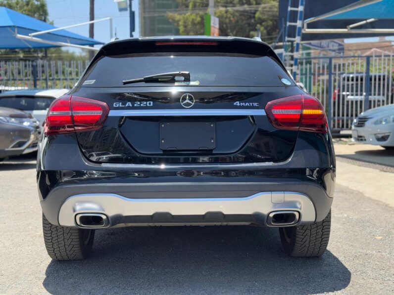 
								Mercedes Benz GLA 220 full									