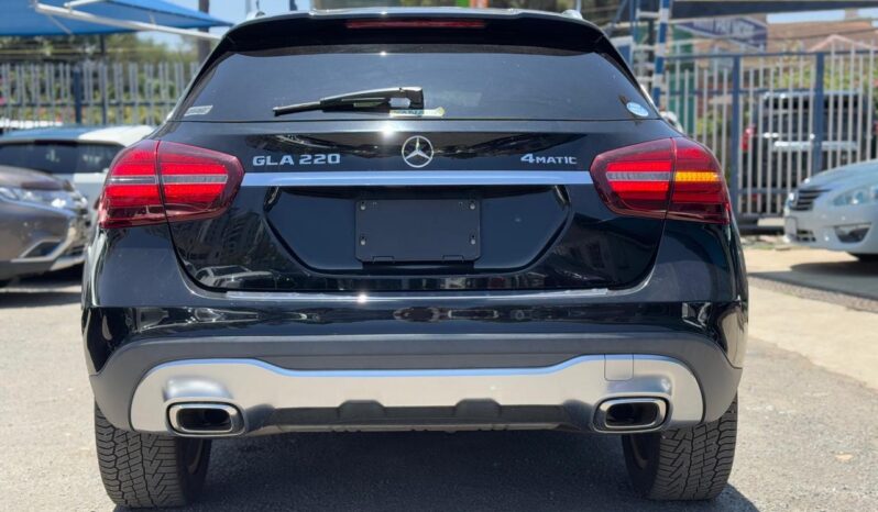 
								Mercedes Benz GLA 220 full									
