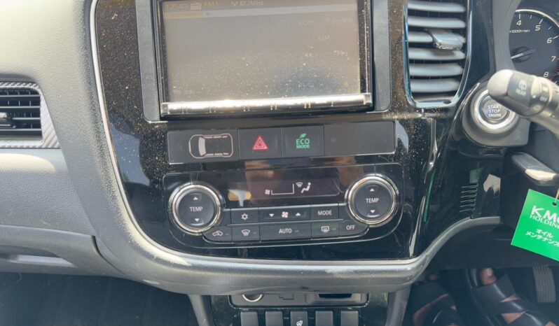 
								Mitsubishi Outlander full									