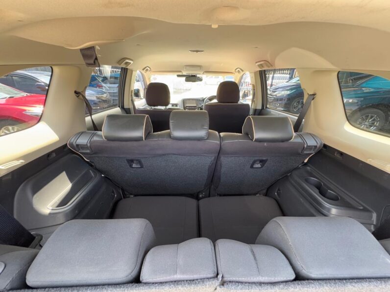 
								Mitsubishi Outlander full									