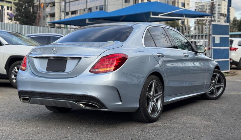 
								Mercedes Benz C200 full									