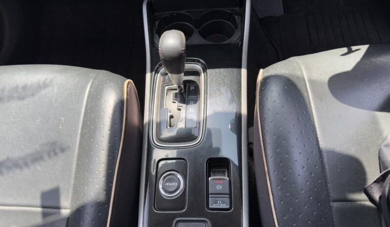 
								Mitsubishi Outlander full									