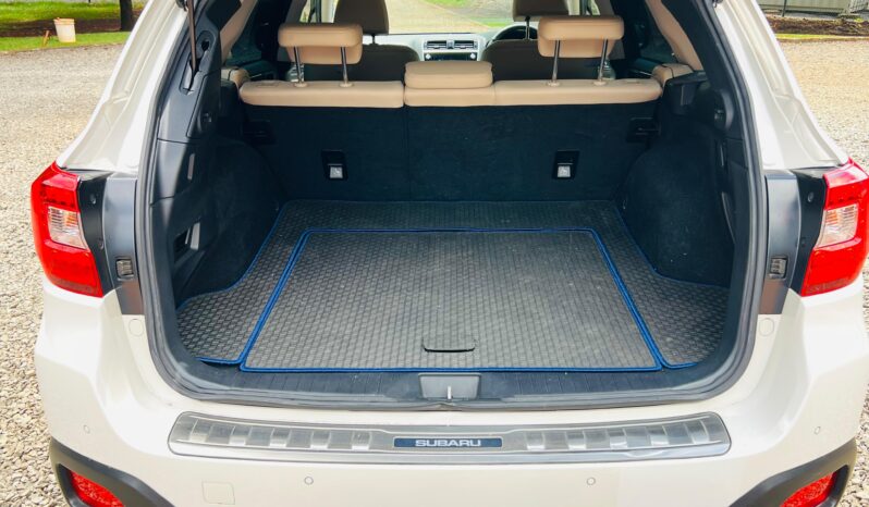 
								Subaru Outback full									