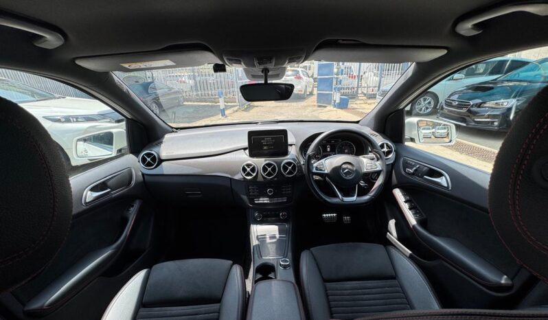 
								Mercedes Benz B180 full									