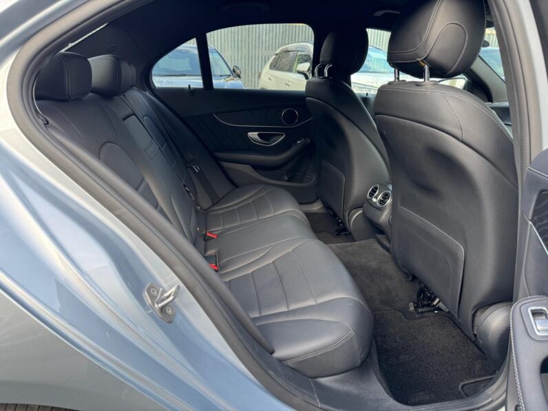 
								Mercedes Benz C200 full									