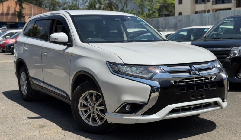 
								Mitsubishi Outlander full									