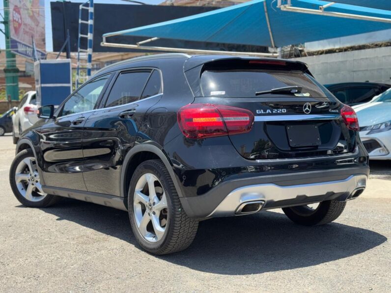 
								Mercedes Benz GLA 220 full									