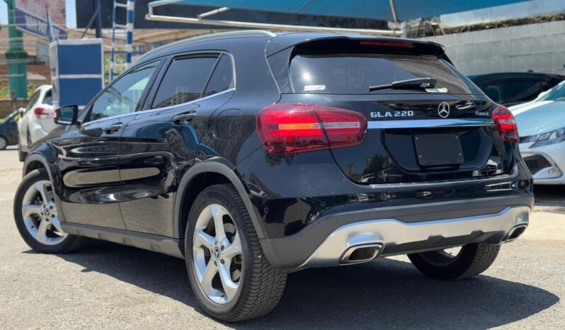 
								Mercedes Benz GLA 220 full									