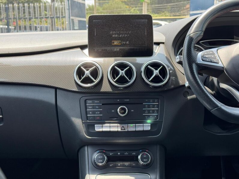 
								Mercedes Benz B180 full									