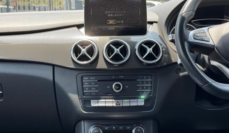 
								Mercedes Benz B180 full									