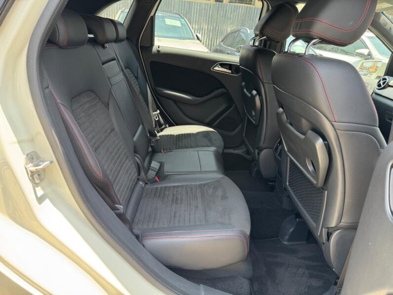 
								Mercedes Benz B180 full									