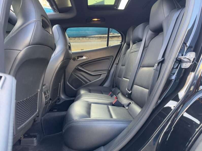 
								Mercedes Benz GLA 220 full									