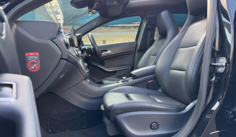 
								Mercedes Benz GLA 220 full									