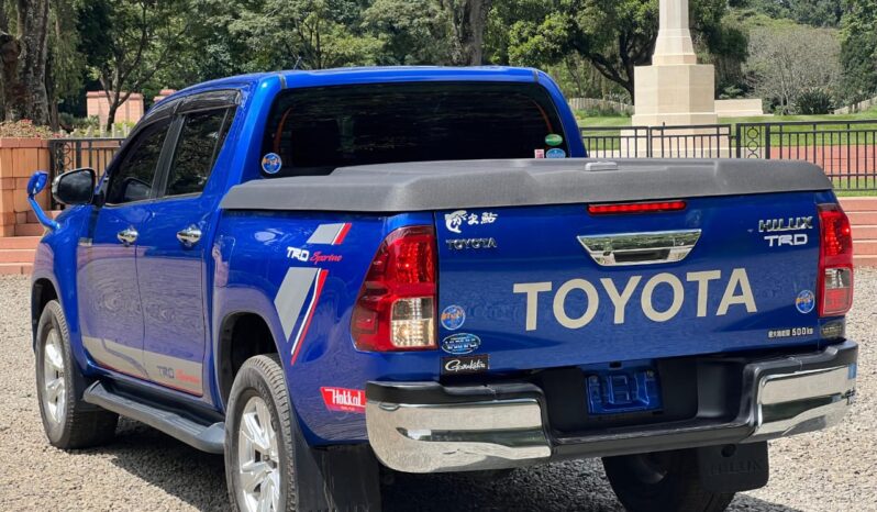
								Toyota Hilux full									