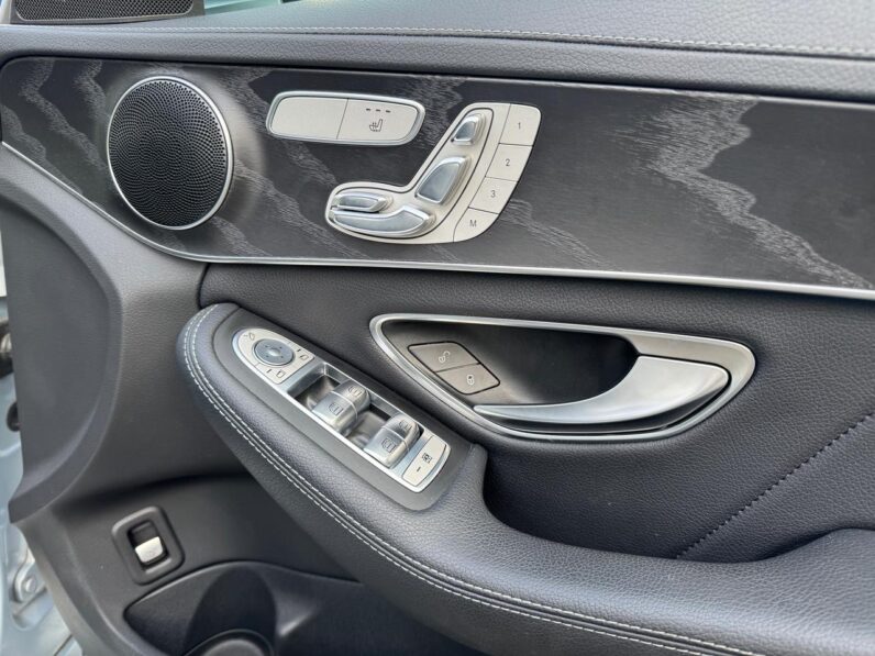 
								Mercedes Benz C200 full									