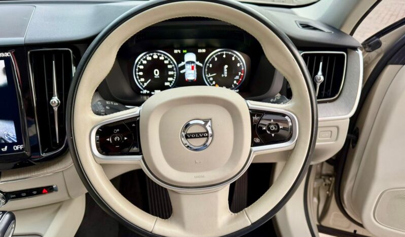 
								Volvo Xc60 full									