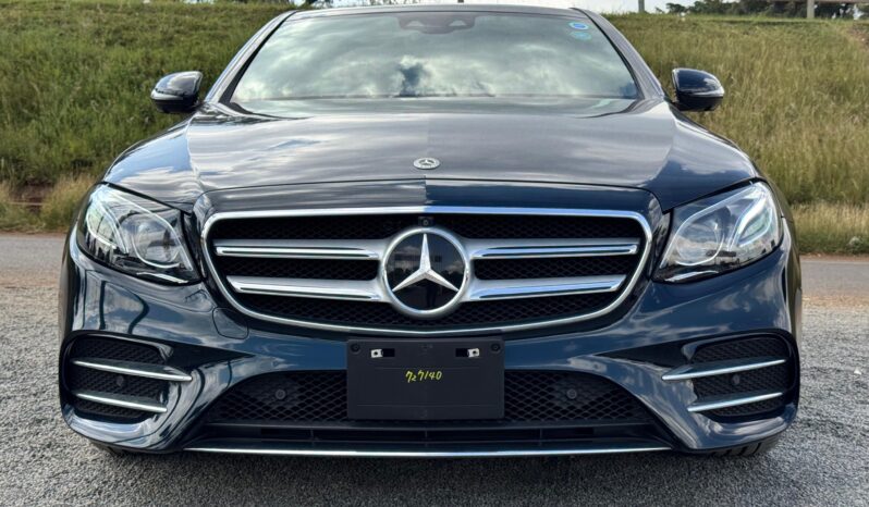 
								Mercedes Benz E200 full									